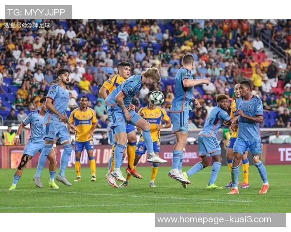 伊比利亚与科洛的激烈对决揭示足球战术与团队合作的重要性 伊比利亚与科洛的激烈对决揭示足球战术与团队合作的重要性